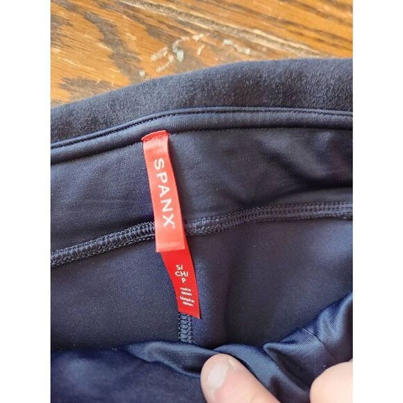 NWT Spanx Faux Suede Leggings Classic Navy Size Small - Picture 4 of 5